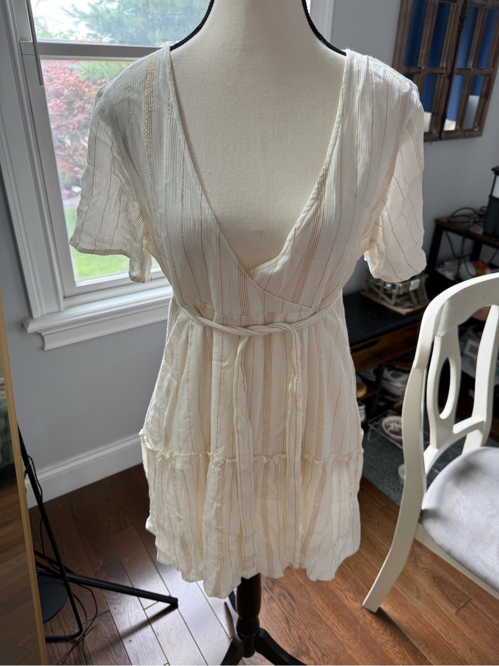 Raga Sold at Anthropologie Lightweight Cream Tiered Mini Dress Gold Shimmer Sz S - Picture 2 of 12